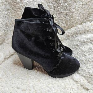 Betsey Johnson Betseyville Velvet Platform Laceup Booties sz 10‎